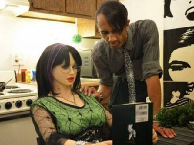 Tranh vui - Những người "ế quá lâu" sẽ có hành động ngớ ngẩn này