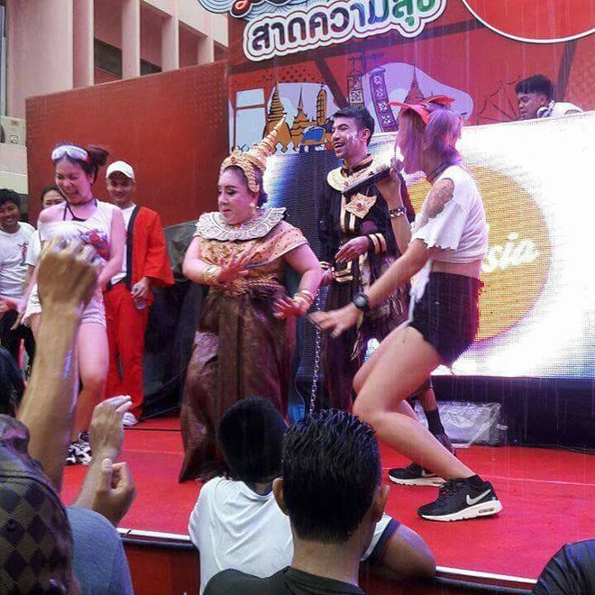 Nữ đại gia U60 lấy 12 chồng trẻ giờ ra sao? - 5