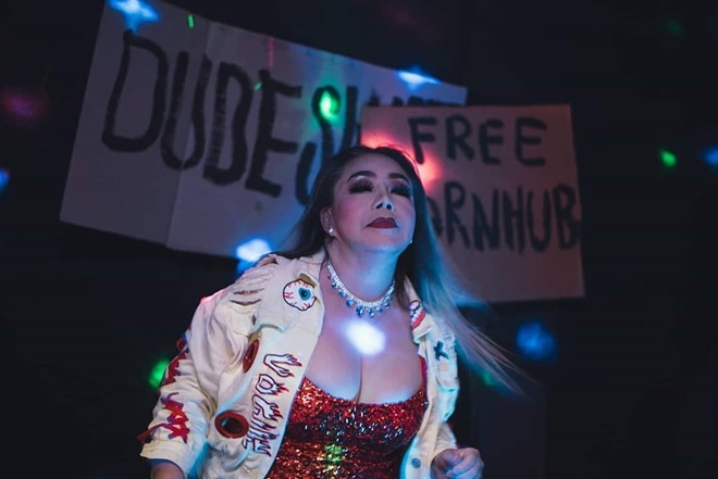 Nữ đại gia U60 lấy 12 chồng trẻ giờ ra sao? - 12