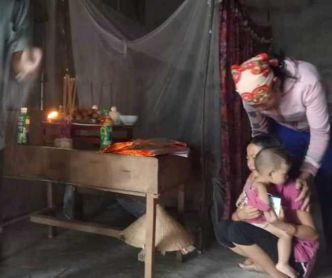 Xuống khe suối bắt ốc, hai mẹ con đuối nước tử vong - 1