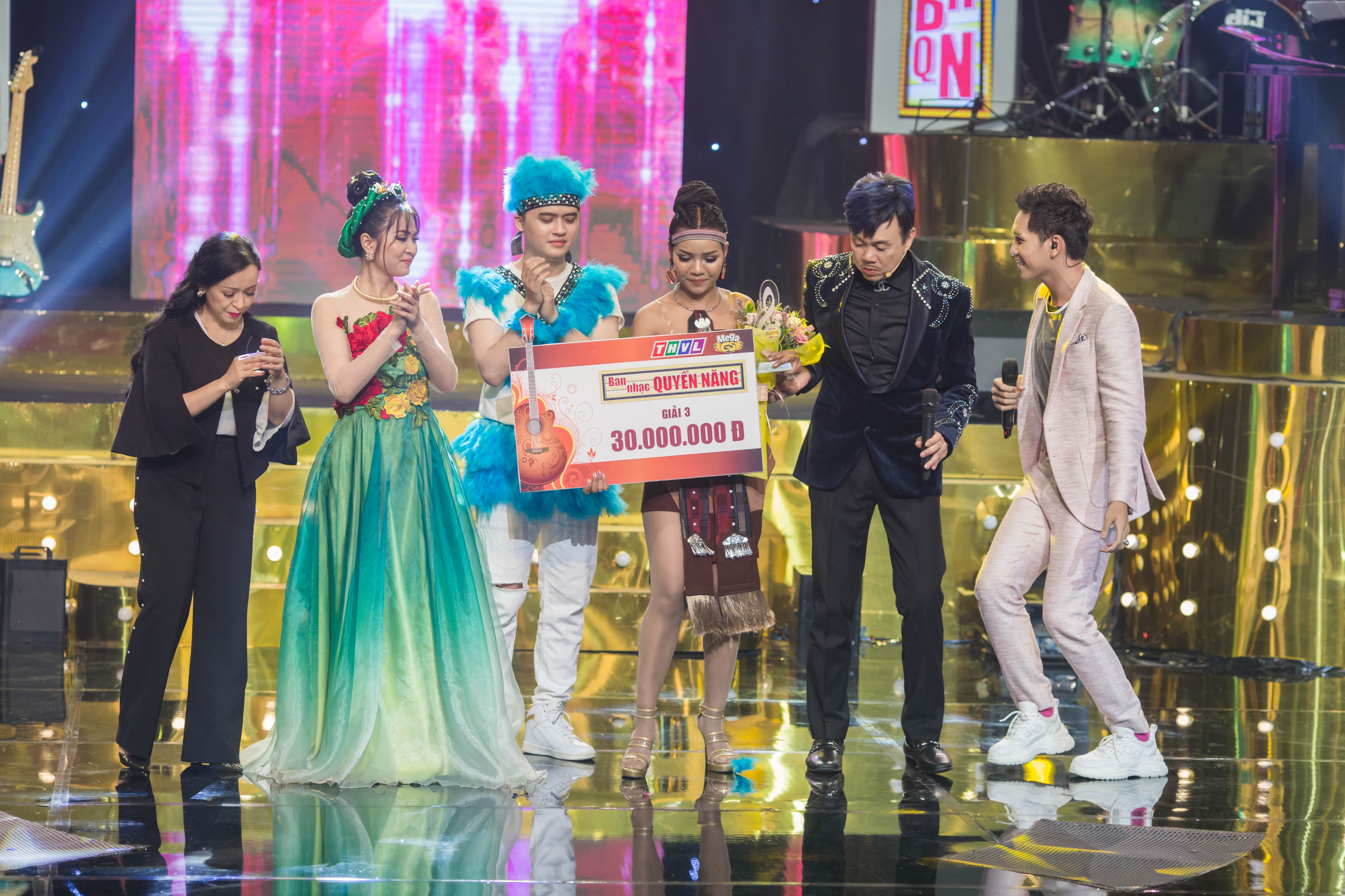 "Nữ hoàng Bolero" Như Quỳnh bất ngờ "nổi loạn" trên sân khấu truyền hình - 3