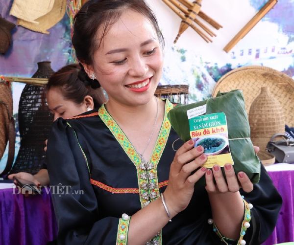 La liệt xoài bự, nấm linh chi "khủng" ở ngày hội nông sản Mường La - 3