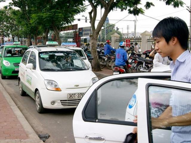 Kinh doanh - Taxi công nghệ vẫn phải gắn &quot;mào&quot;