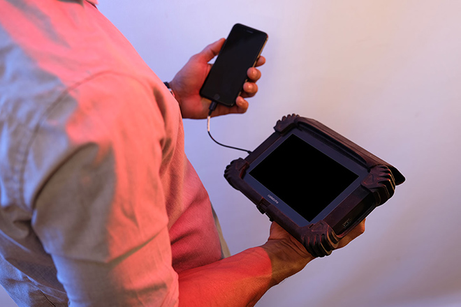 Sốc: 1,4 tỷ thiết bị iOS có thể bị hack ngợt sớt bởi thiết bị này - 2