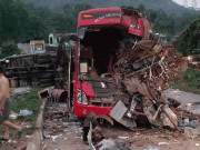 Tin tức trong ngày - Ớn lạnh hiện trường vụ xe chở sắt lao vào xe khách, 41 người thương vong