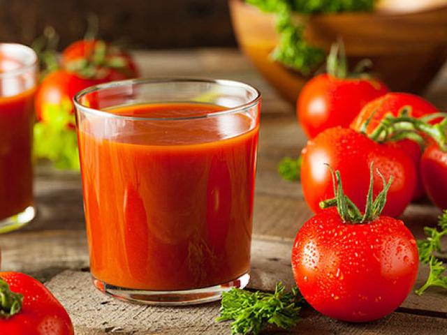 Sức khỏe đời sống - Uống nước ép cà chua có thể giảm nguy cơ mắc bệnh tim