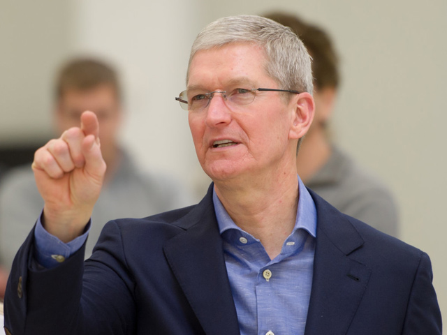 Công nghệ thông tin - CEO Apple - Tim Cook tiếp tục chỉ trích các công ty công nghệ