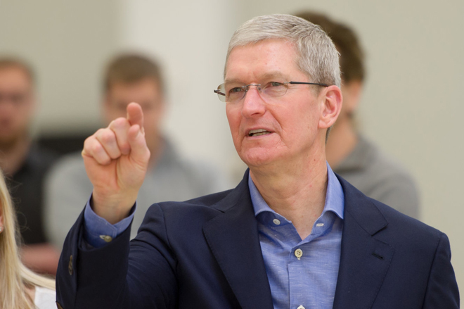 CEO Apple - Tim Cook tiếp tục chỉ trích các công ty công nghệ - 1