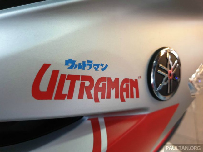 Cận cảnh dòng chữ Ultraman của Y15ZR.