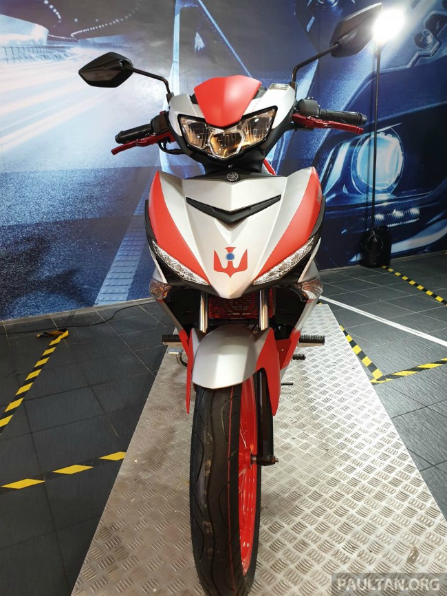 Được phân phối độc quyền tại Malaysia, Y15ZR Ultraman có thân xe sơn bằng công nghệ airbrushed với màu Ultraman tông bạc và đỏ. Ngoài phần trang bị ấn phẩm đặc biệt, xe còn có phộ phanh tùy chỉnh Rapida, tấm bảo vệ bánh xe và tấm ốp bảo vệ động cơ.