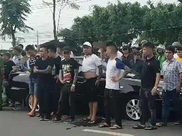 Pháp luật - Vụ "giang hồ bao vây công an": Khởi tố vụ án, bắt đối tượng thứ 3