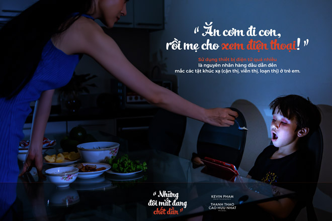 Bố mẹ khiến đôi mắt của trẻ đang chết dần - 3