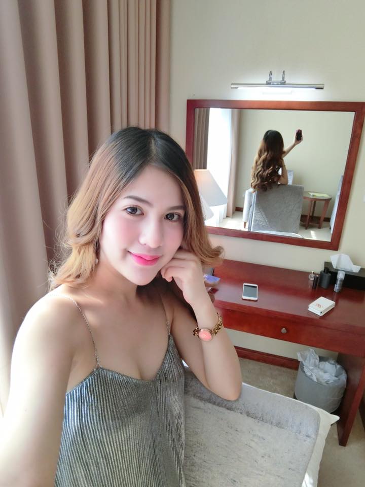 hình ảnh nóng bỏng của Hương Trần