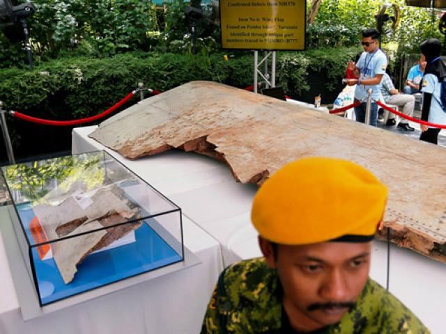 Thế giới - Sự thật về MH370: Vỡ tan như 'pháo hoa'?
