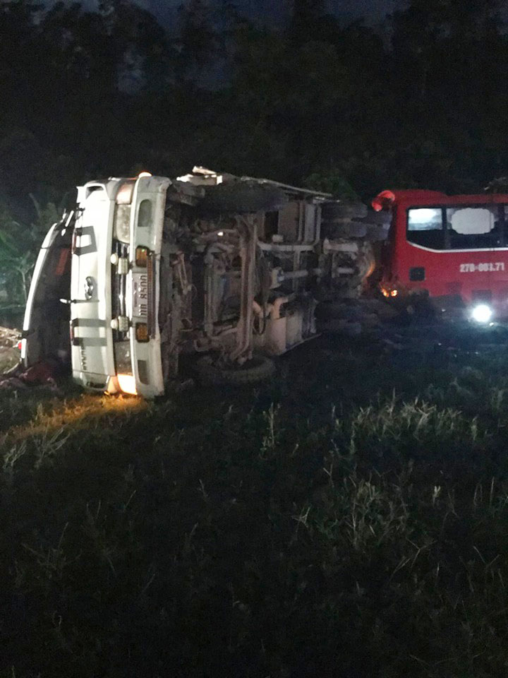 Từ vụ tai nạn ở Hòa Bình, xe biển nước ngoài vào Việt Nam phải đảm bảo điều kiện gì? - 1