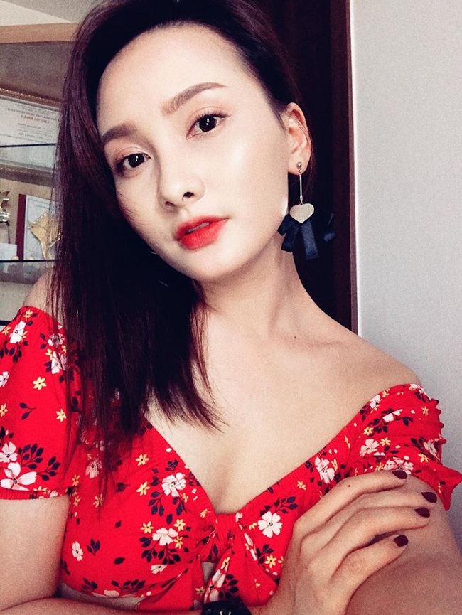 Vì xấu hay đẹp là do thẩm mỹ của từng người, do tính chất của từng sự kiện tham dự.