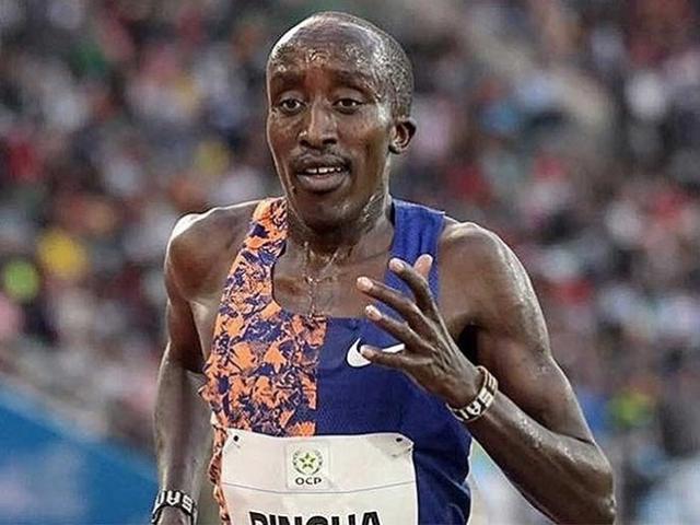 Thể thao - “Gian lận” lạ đời nhất thể thao: Cử “ông già” 70 tuổi đi thi với U17