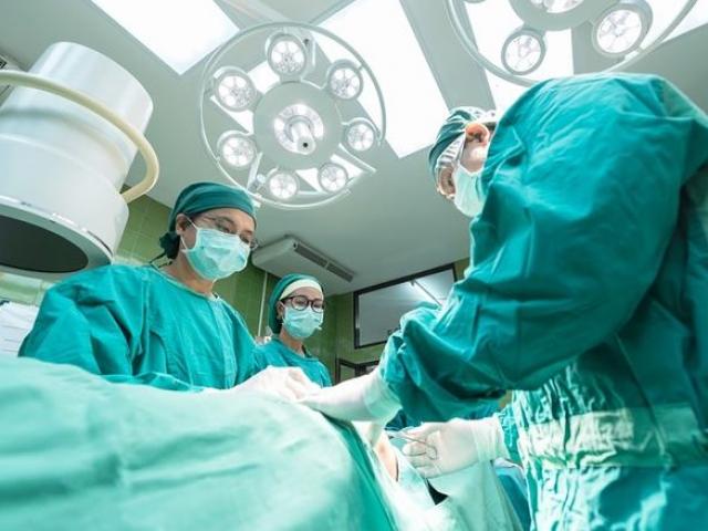 Sức khỏe đời sống - Nhiều nam giới phải cắt bỏ tinh hoàn vì đến viện muộn sau dấu hiệu này