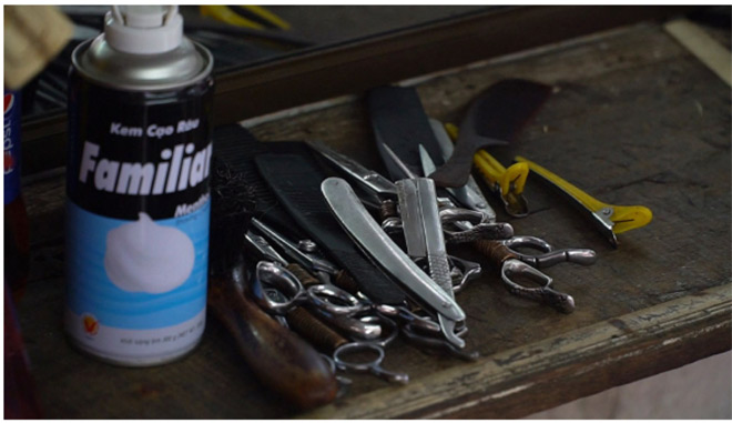 Tiệm tóc bình dân lao đao trước trải nghiệm cắt tóc nam kiểu mới - 3