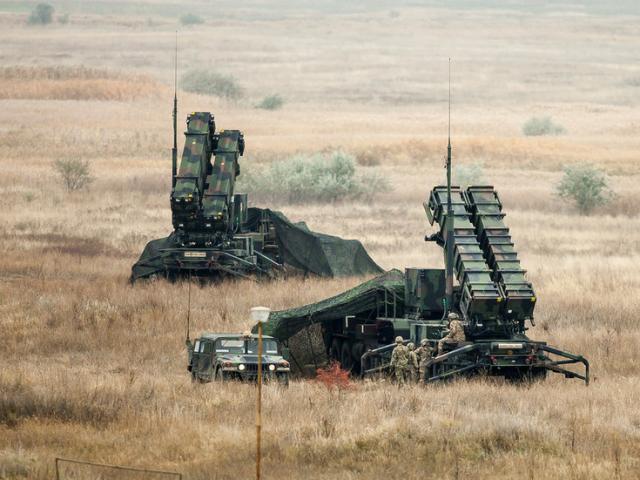 Thế giới - Hy hữu: Quân đội Mỹ đi lạc, phá nát hoa màu của nông dân