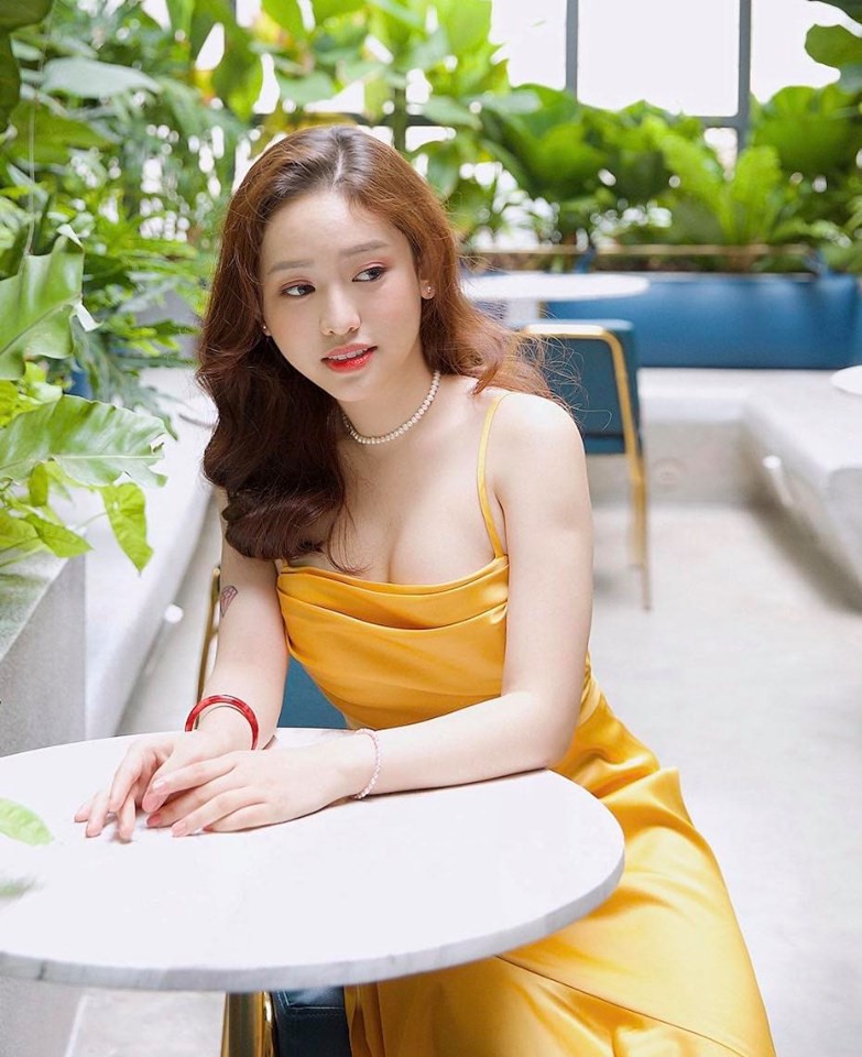 Hot girl Cà Mau được tặng nhà 3 tỷ, tự mua xe 2 tỷ, bị đồn &#34;gái ngành&#34; là ai? - 8