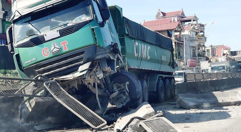 Nóng 24h qua: Giải cứu cô gái bị bạn quen qua Facebook ép tiếp khách ở quán karaoke - 4