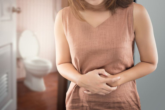 Dấu hiệu báo động ung thư ruột dễ bị lầm là rối loạn tiêu hóa - 1