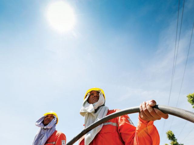 Thị trường - Tiêu dùng - Tiêu thụ điện kỷ lục, EVN khuyến cáo người dân về "hóa đơn tiền điện tăng đột biến"