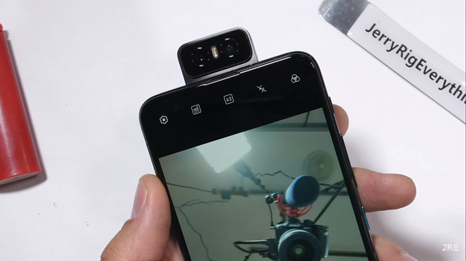 Video: Tháo rời Asus Zenfone 6, khám phá camera bật lên - 2