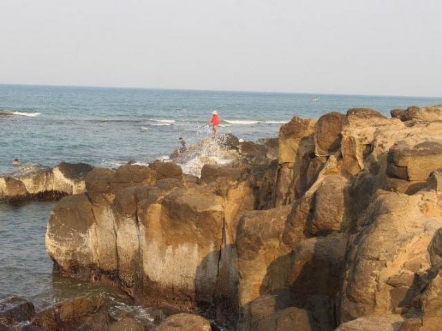 Du lịch - Đến Mũi Trèo vùng "đất lửa" Quảng Trị check in, tắm biển, "săn" hải sản