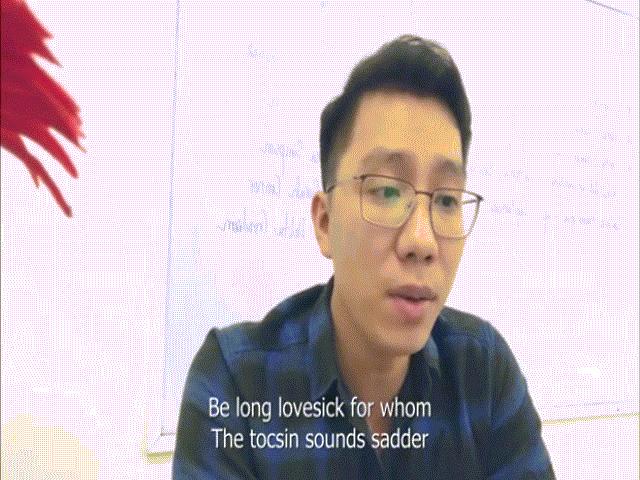 Bạn trẻ - Cuộc sống - Thầy giáo cover "Độ ta không độ nàng" phiên bản tiếng Anh gây sốt