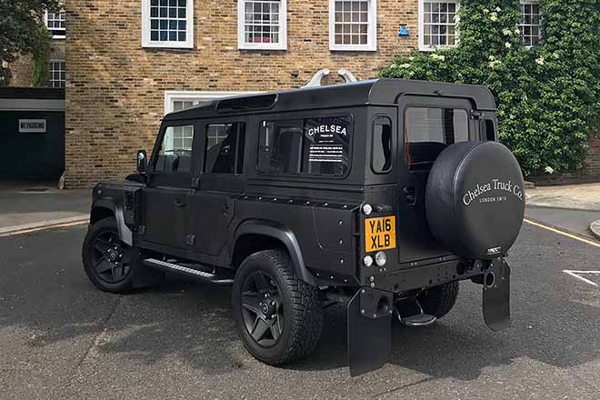 Hãng độ xe Kahn vừa cho ra mắt chiếc Land Rover Defender phiên bản đặc biệt - 2