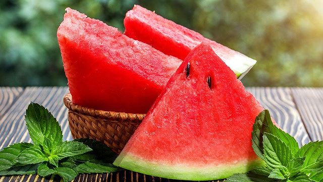 Những người này ăn dưa hấu có thể mất mạng - 1