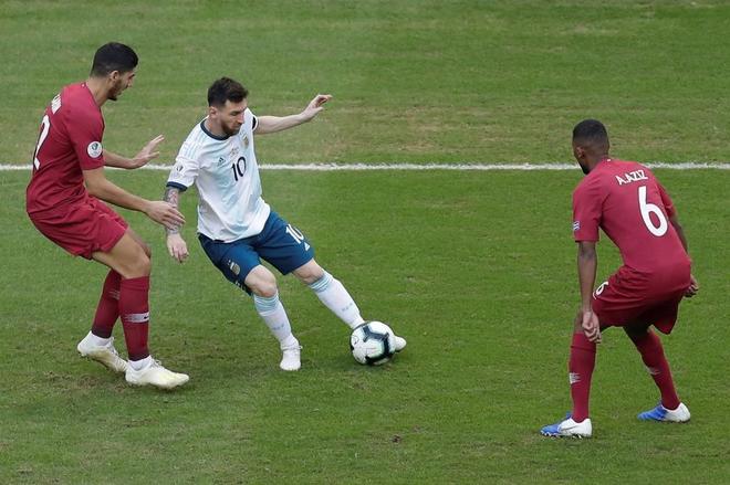 Argentina - Qatar: Niềm vui sớm đến, siêu sao giải nguy (Copa America) - 1