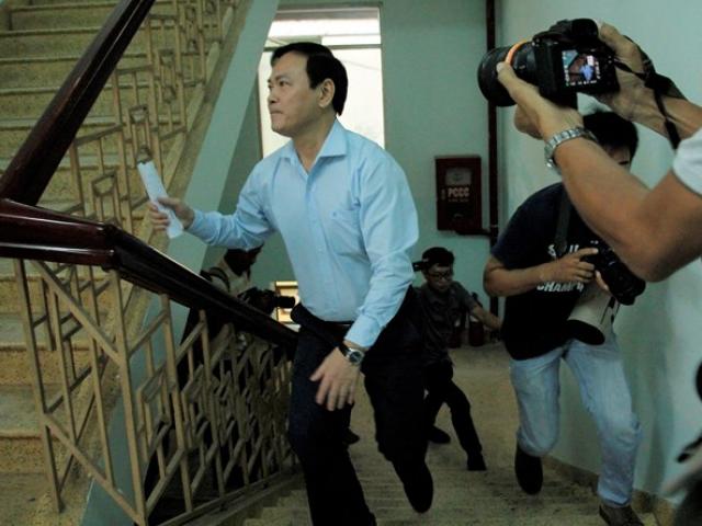 Những ai đang có mặt trong phòng xét xử Nguyễn Hữu Linh?