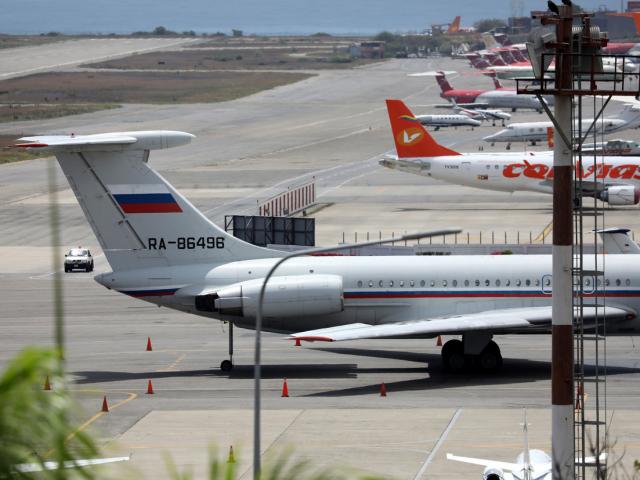 Thế giới - Mỹ đang "đau đầu" vì Iran, máy bay quân sự Nga bất ngờ tái xuất ở Venezuela