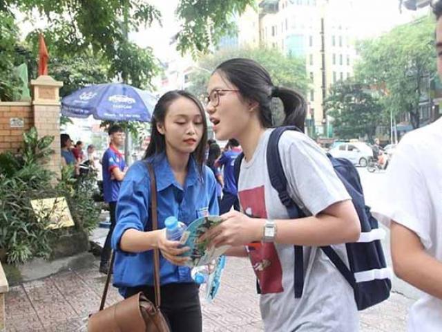 Giáo dục - du học - Thí sinh lo lắng trước khi bước vào thi môn Toán