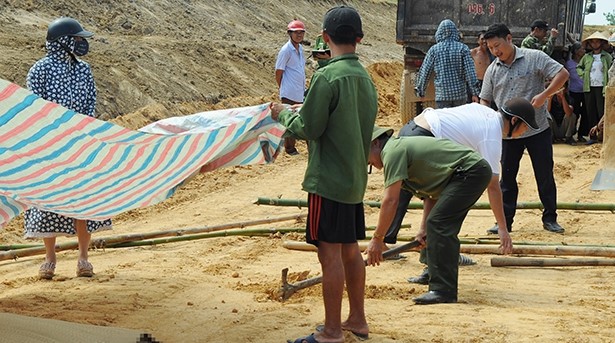 Nóng 24h qua: Nam sinh chụp ảnh đề Văn, đăng lên mạng xã hội ngay tại phòng thi - 4