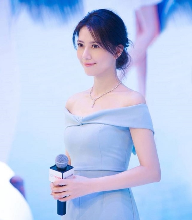 Nổi lên từ vai diễn Chu Chỉ Nhược trong bộ phim Ỷ Thiên đồ long ký, Cao Viên Viên luôn là&nbsp; cái tên gây chú ý trên các bảng xếp hạng nhan sắc nhiều năm qua.&nbsp;