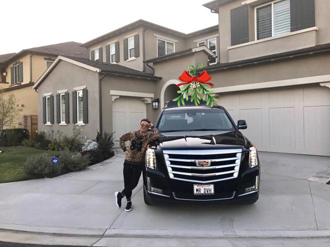 Ngoài ra ở Mỹ, &#34;ông hoàng nhạc Việt&#34; còn có 1 căn biệt thự khang trang ở thành phố Huntington Beach, quận Cam, phía nam bang California.&nbsp;