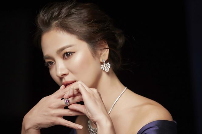 Song Hye Kyo mắt khói hay bánh bèo đều quá xinh đẹp - 17