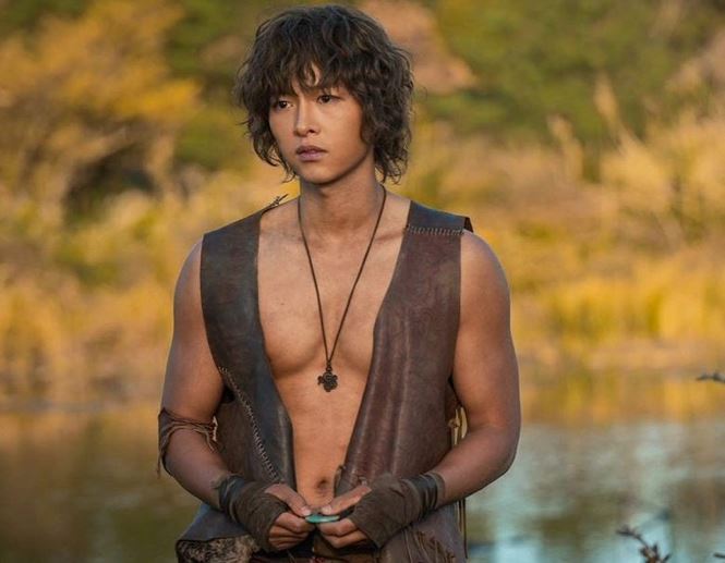 Song Hye Kyo mắt khói hay bánh bèo đều quá xinh đẹp - 18