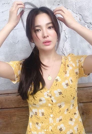 Song Hye Kyo mắt khói hay bánh bèo đều quá xinh đẹp - 7
