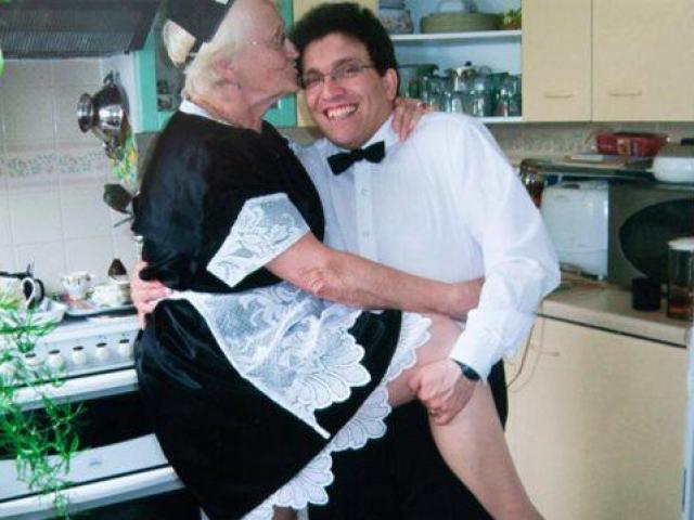 Bạn trẻ - Cuộc sống - Lấy cụ bà 83 tuổi, người đàn ông "số hưởng" tiết lộ nhiều đêm “chân đi không vững”