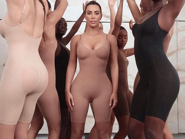 Thời trang - Kim Kardashian ra mắt bộ sưu tập nội y "bóp dáng" hợp với mọi chị em