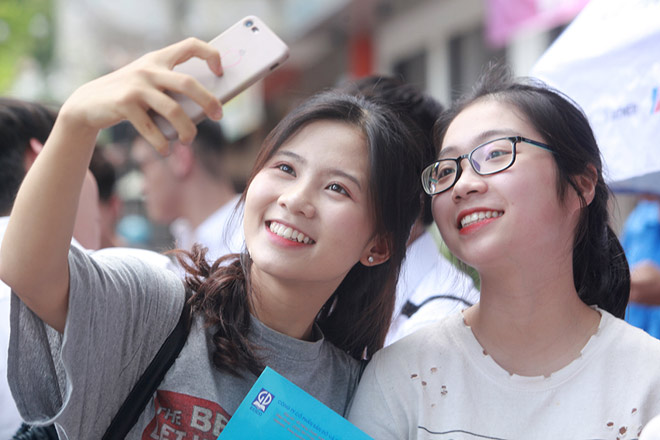 Dàn gái xinh thi THPT Quốc gia 2019 gây chú ý vì nhan sắc xinh đẹp - 3