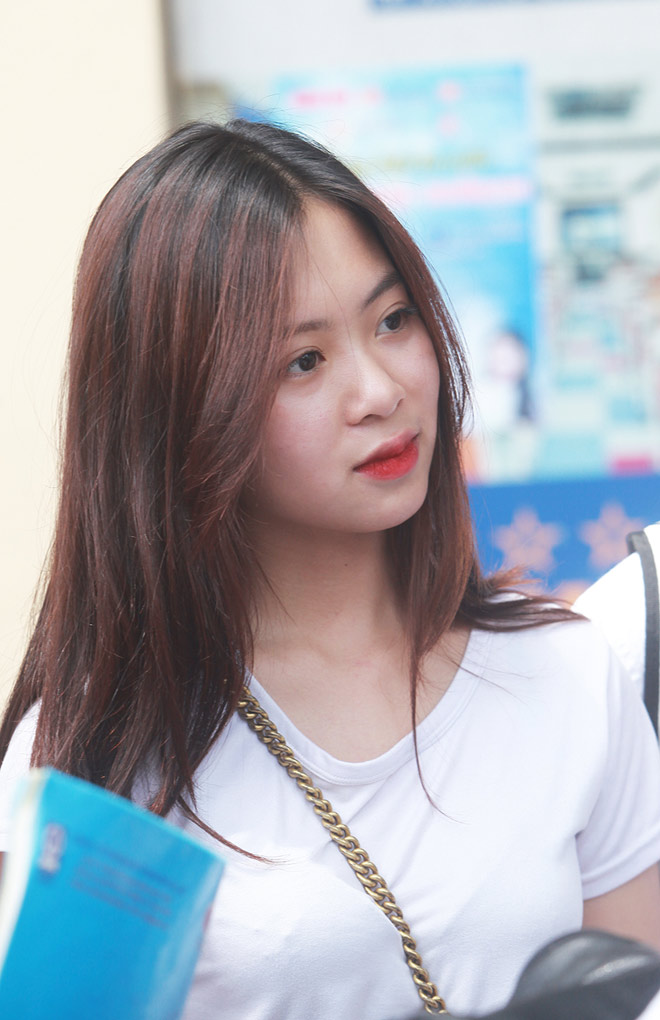Dàn gái xinh thi THPT Quốc gia 2019 gây chú ý vì nhan sắc xinh đẹp - 4
