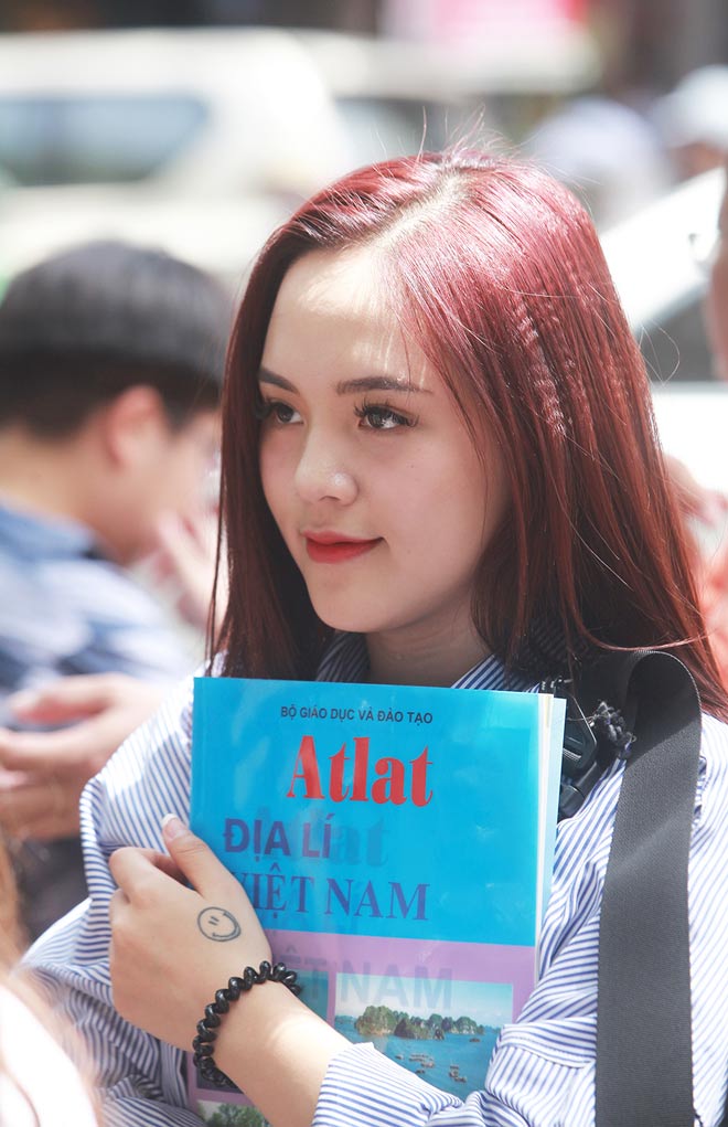 Dàn gái xinh thi THPT Quốc gia 2019 gây chú ý vì nhan sắc xinh đẹp - 6