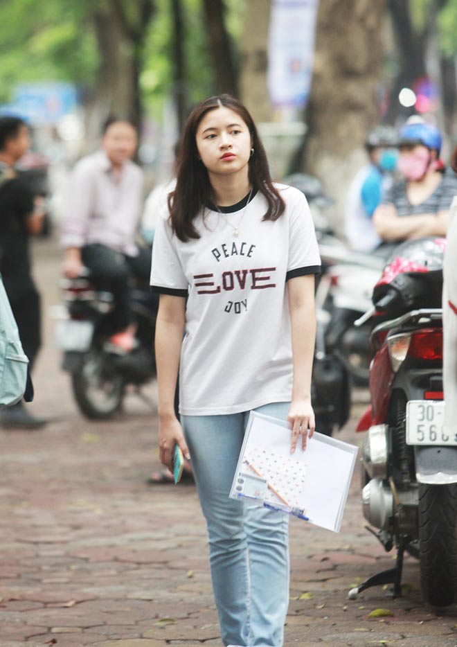 Dàn gái xinh thi THPT Quốc gia 2019 gây chú ý vì nhan sắc xinh đẹp - 4