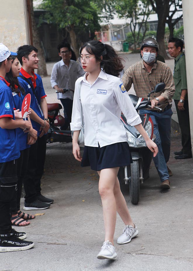 Dàn gái xinh thi THPT Quốc gia 2019 gây chú ý vì nhan sắc xinh đẹp - 12